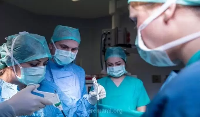 دستیاران جراح در جراحی